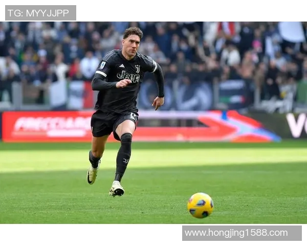 尤文图斯足球明星精彩出场展现卓越技艺与团队合作精神